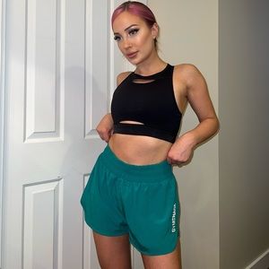 Green gym shark waterproof short